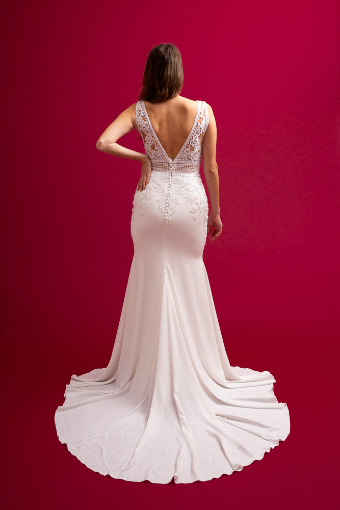 Shari von Pronovias SA13185 (6879)