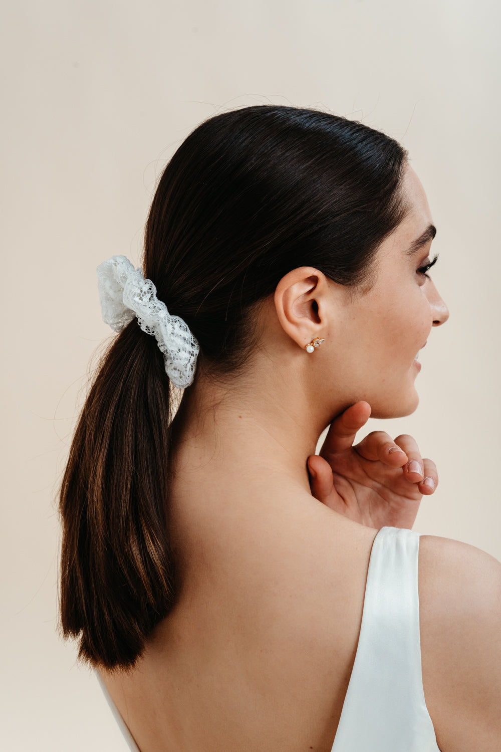Scrunchie aus gepunkteter Spitze