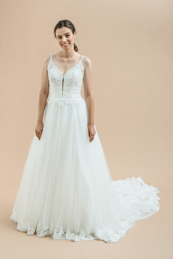 Vanessa von Morilee SA12581 (9978)