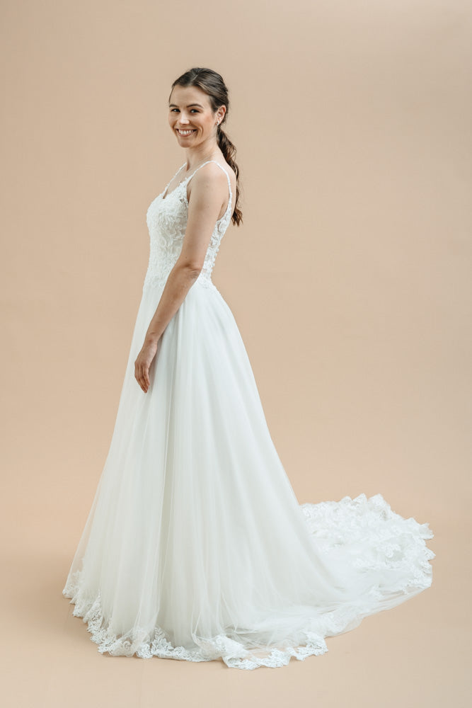 Vanessa von Morilee SA12581 (9978)