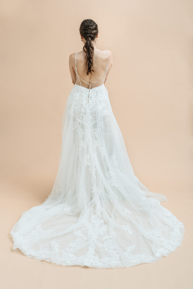 Eva-Maria von Essence of Australia SA12394 (10810)