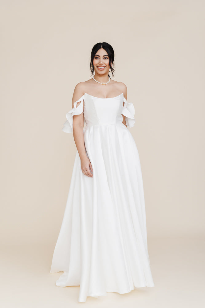 F. Lewald - Cleanes Brautkleid aus Satin mit Korsage