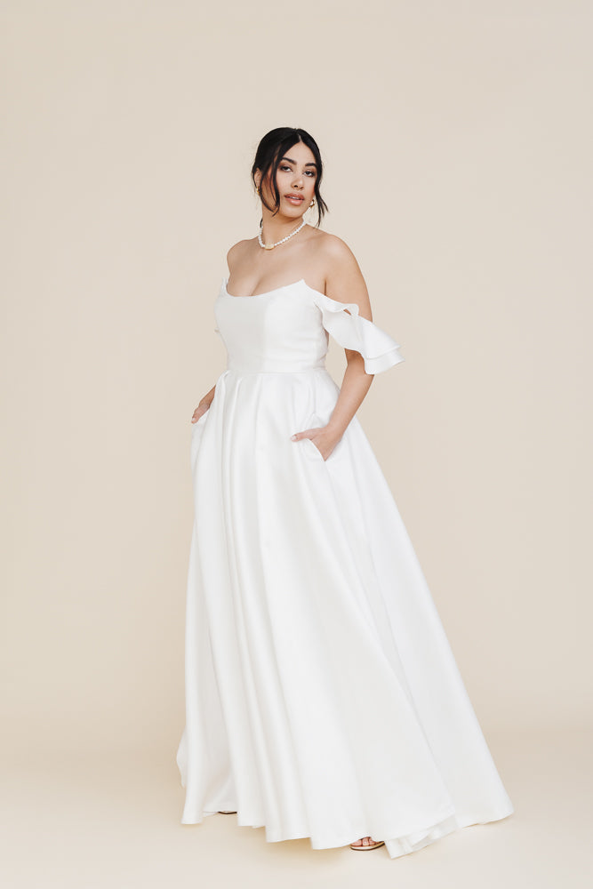 F. Lewald - Cleanes Brautkleid aus Satin mit Korsage