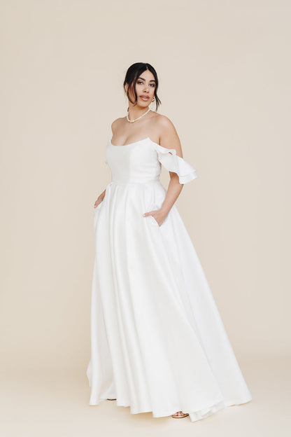 F. Lewald - Cleanes Brautkleid aus Satin mit Korsage