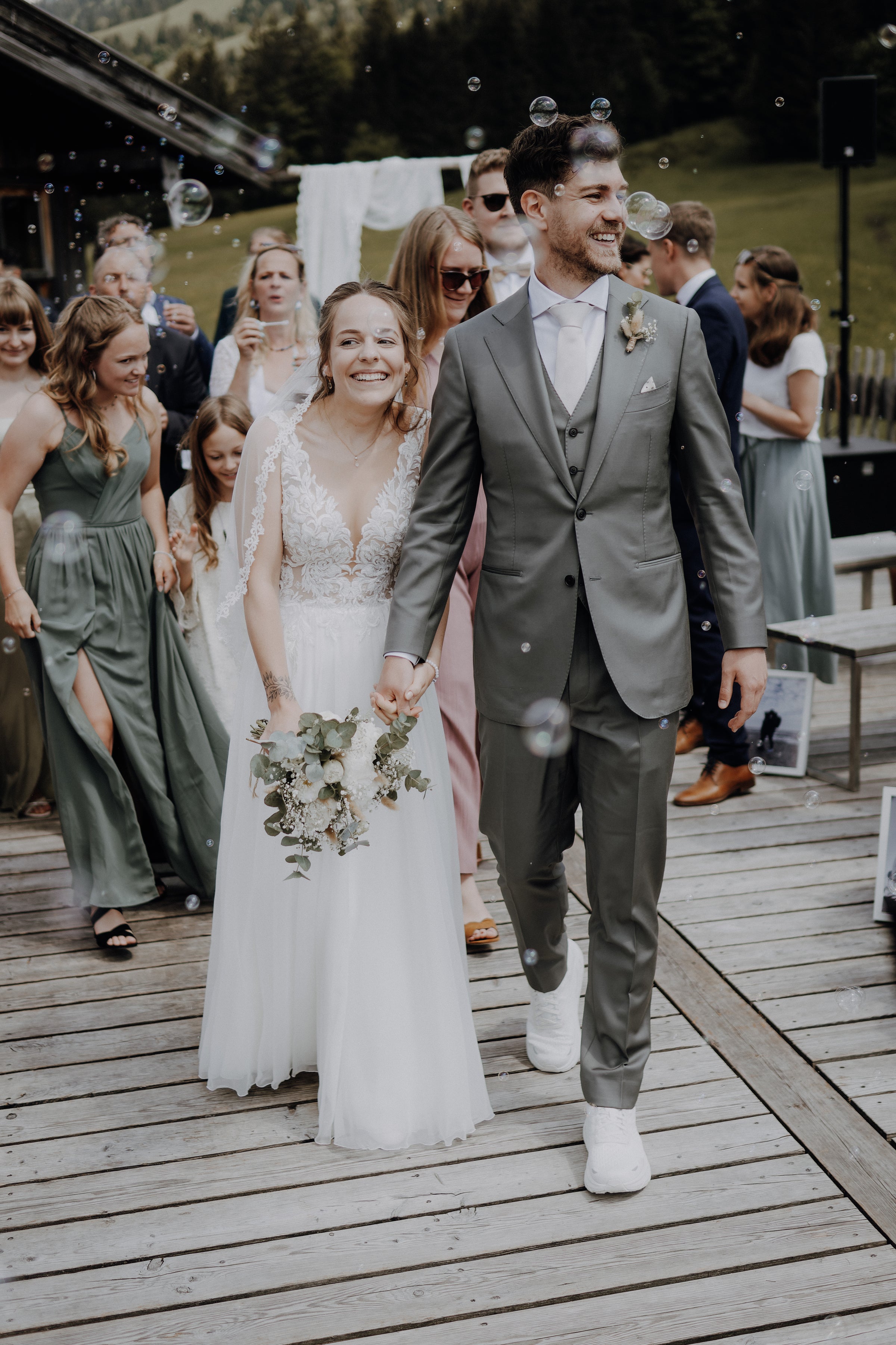230602-142545-WW-Brautkleider-Brautmode-Hcohzeitskleider-Kleider machen Bräute