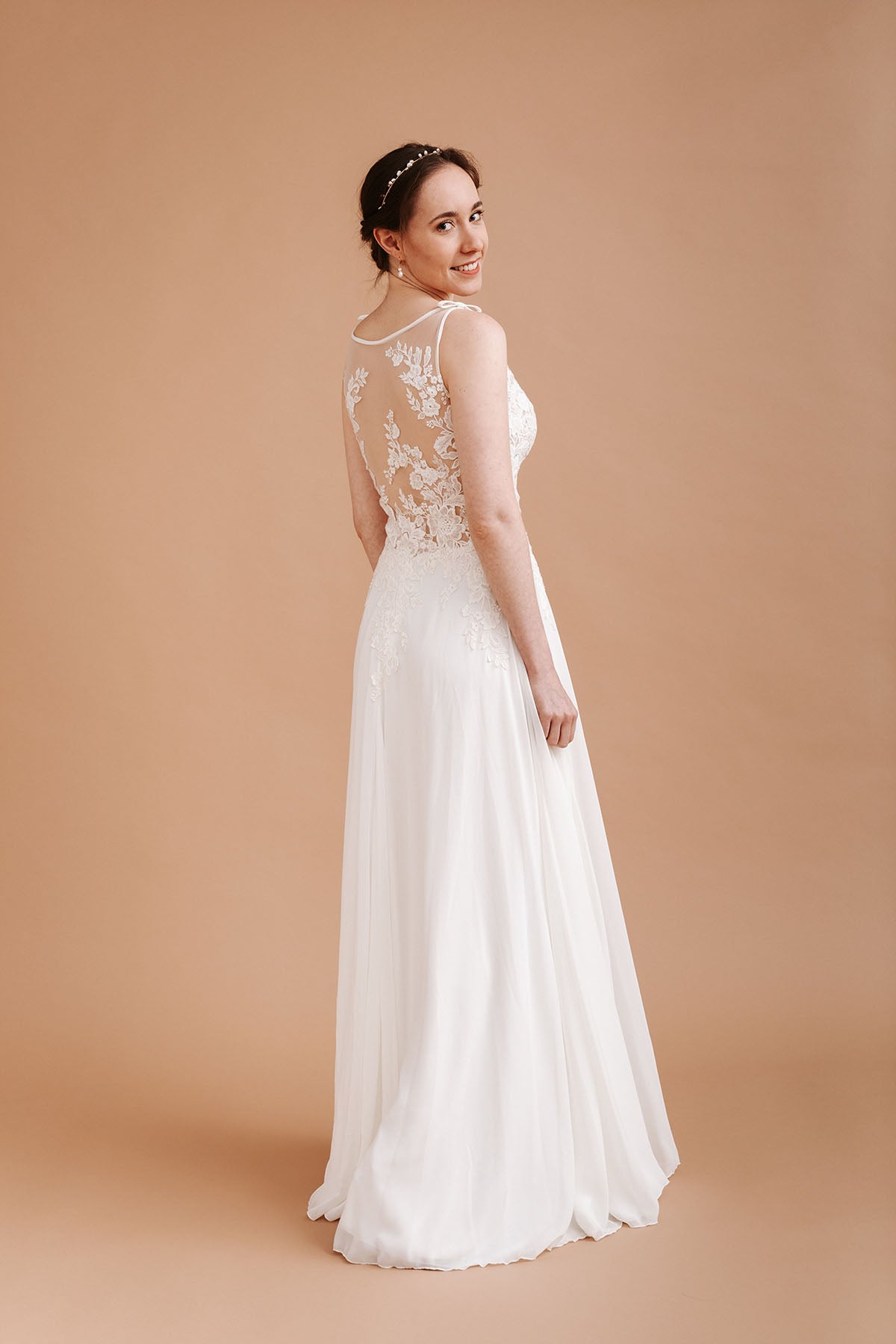 Ina von Pronovias SA12533 (10236)