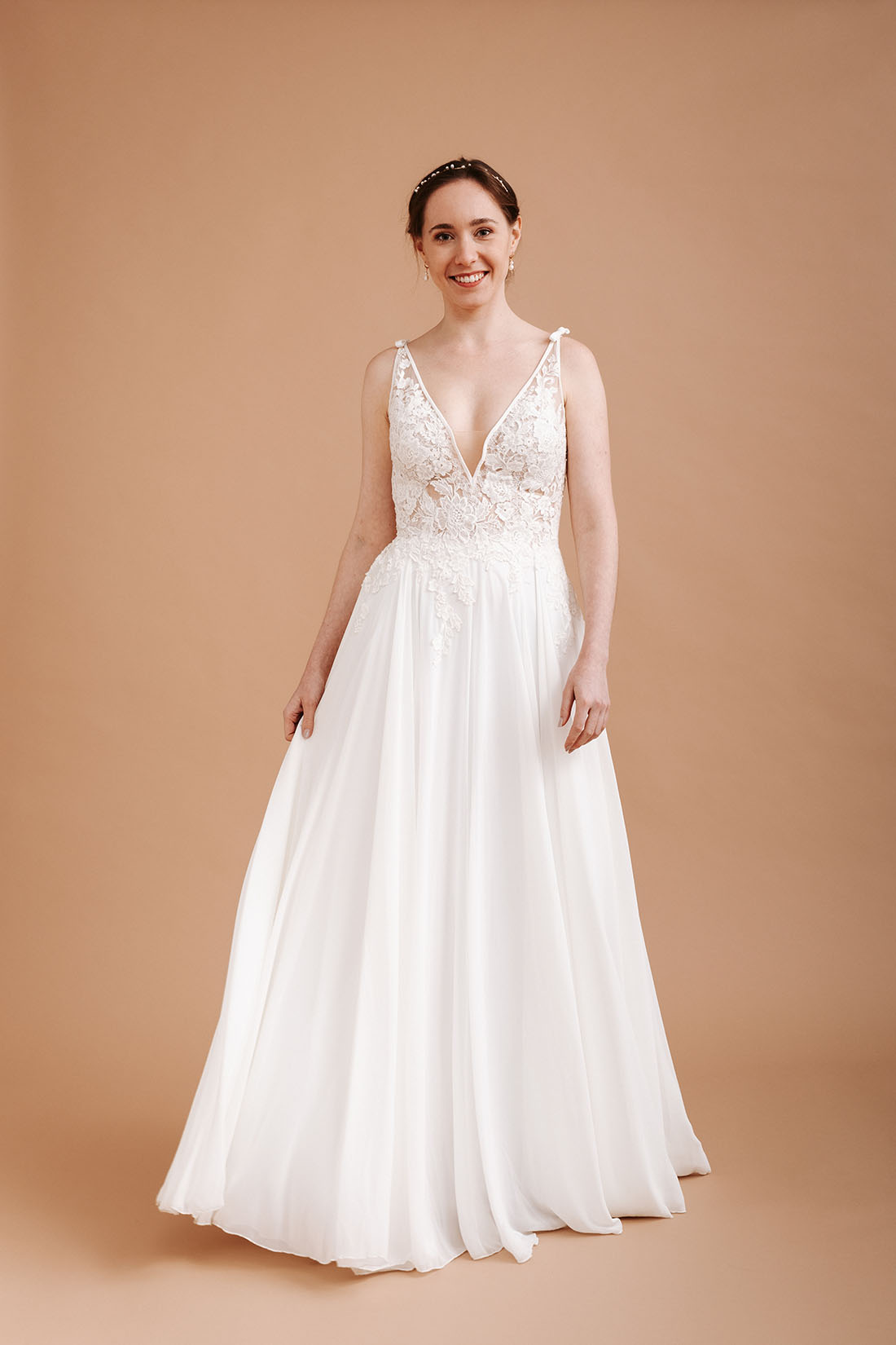 Ina von Pronovias SA12533 (10236)