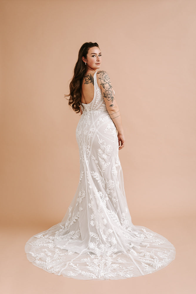 Ina von Pronovias SA12533 (10236)